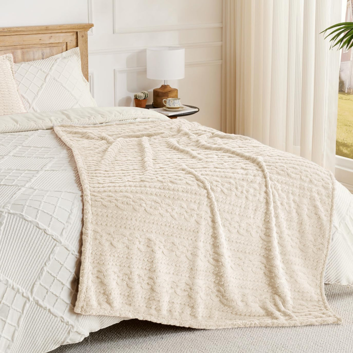 Rust Throw Blanket - Soft & Fluffy Fleece, Cute & Aesthetic, Perfect for Sofa, Couch, Chair, Bed, Living Room & Bedroom, All-Season Use, Plush & Cozy Decorative Blanket