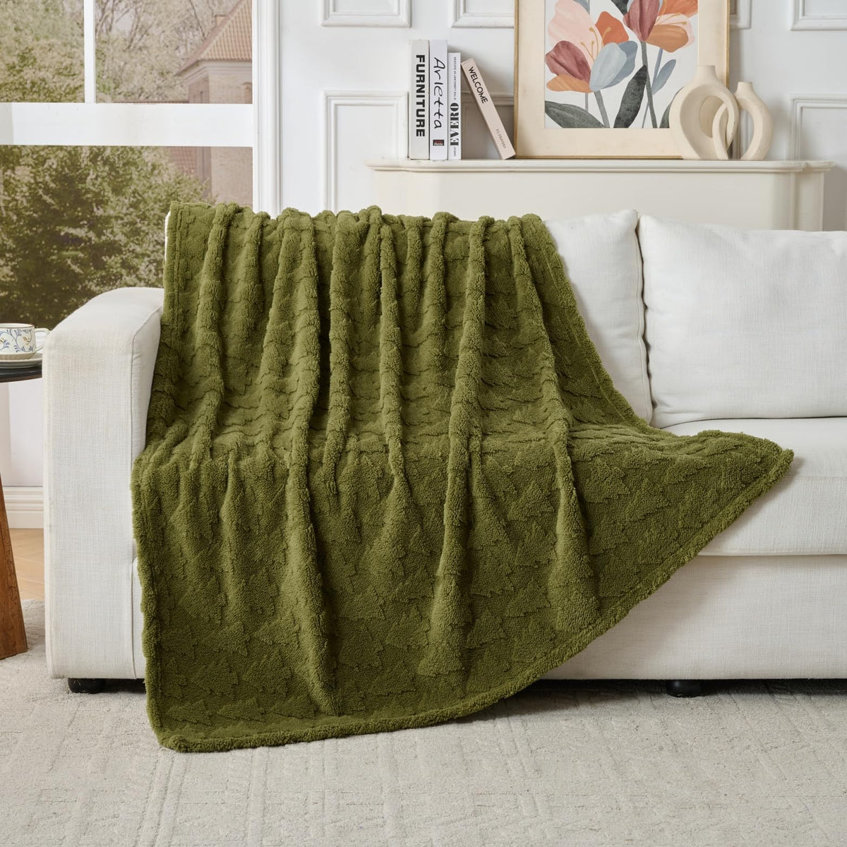 Rust Throw Blanket - Soft & Fluffy Fleece, Cute & Aesthetic, Perfect for Sofa, Couch, Chair, Bed, Living Room & Bedroom, All-Season Use, Plush & Cozy Decorative Blanket