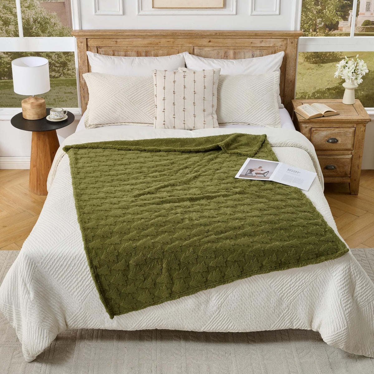 Rust Throw Blanket - Soft & Fluffy Fleece, Cute & Aesthetic, Perfect for Sofa, Couch, Chair, Bed, Living Room & Bedroom, All-Season Use, Plush & Cozy Decorative Blanket