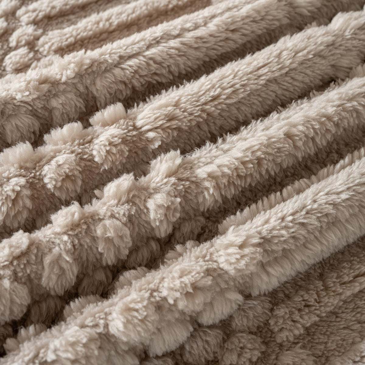 Rust Throw Blanket - Soft & Fluffy Fleece, Cute & Aesthetic, Perfect for Sofa, Couch, Chair, Bed, Living Room & Bedroom, All-Season Use, Plush & Cozy Decorative Blanket