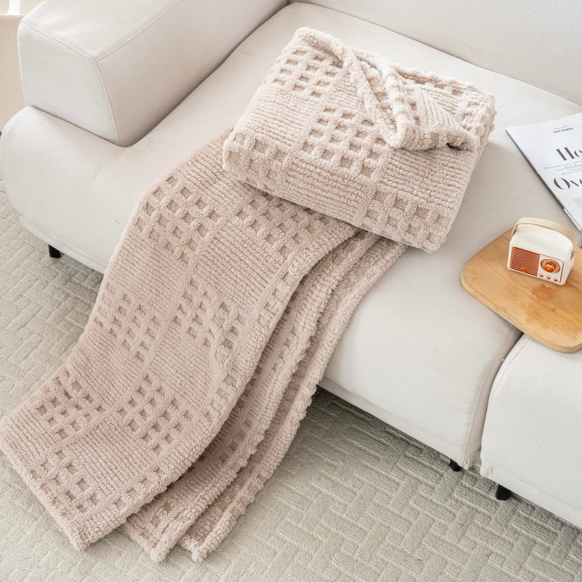 Rust Throw Blanket - Soft & Fluffy Fleece, Cute & Aesthetic, Perfect for Sofa, Couch, Chair, Bed, Living Room & Bedroom, All-Season Use, Plush & Cozy Decorative Blanket