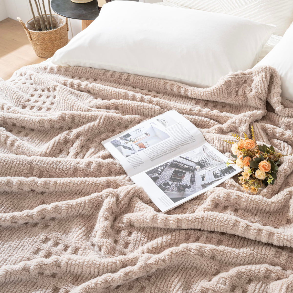 Rust Throw Blanket - Soft & Fluffy Fleece, Cute & Aesthetic, Perfect for Sofa, Couch, Chair, Bed, Living Room & Bedroom, All-Season Use, Plush & Cozy Decorative Blanket