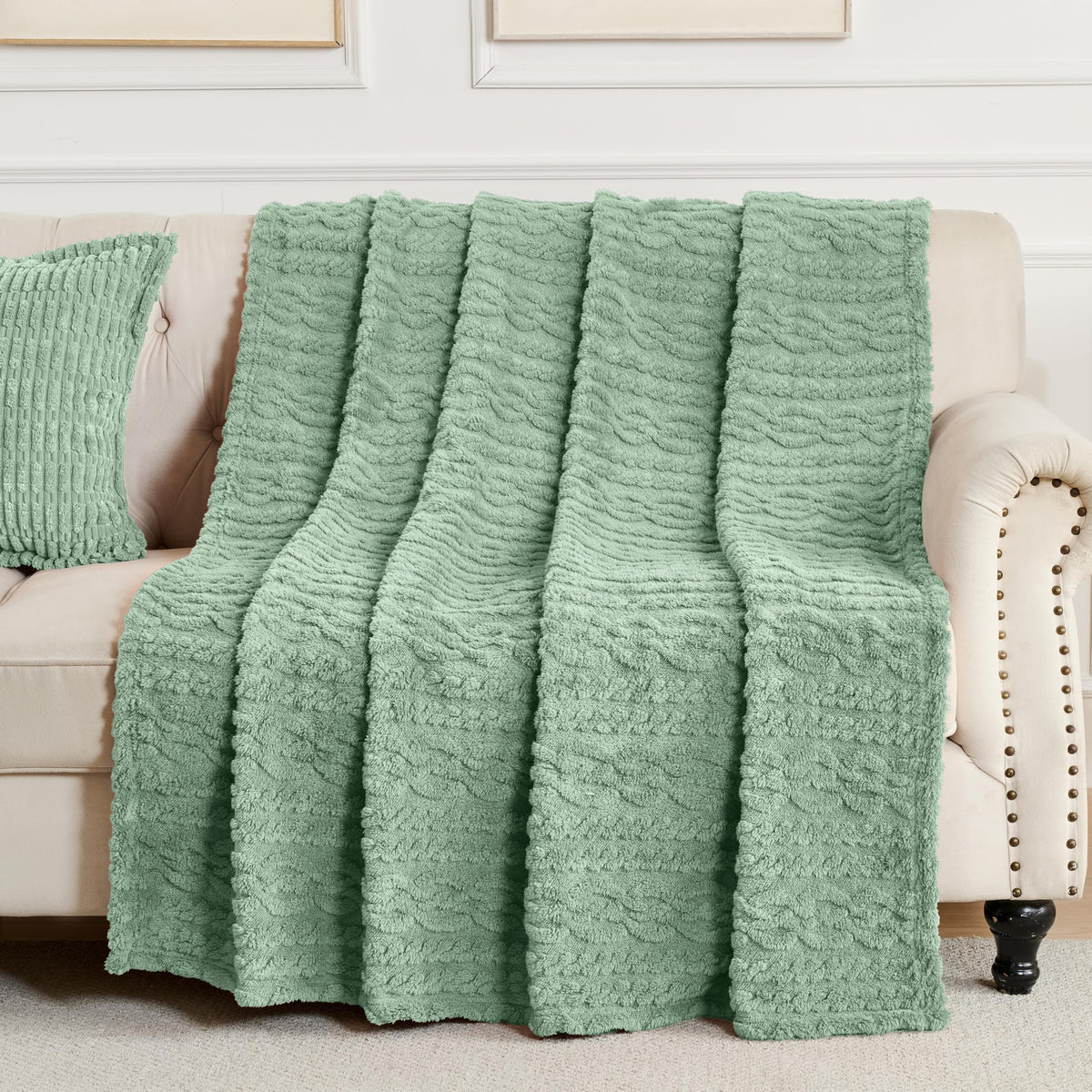 Rust Throw Blanket - Soft & Fluffy Fleece, Cute & Aesthetic, Perfect for Sofa, Couch, Chair, Bed, Living Room & Bedroom, All-Season Use, Plush & Cozy Decorative Blanket