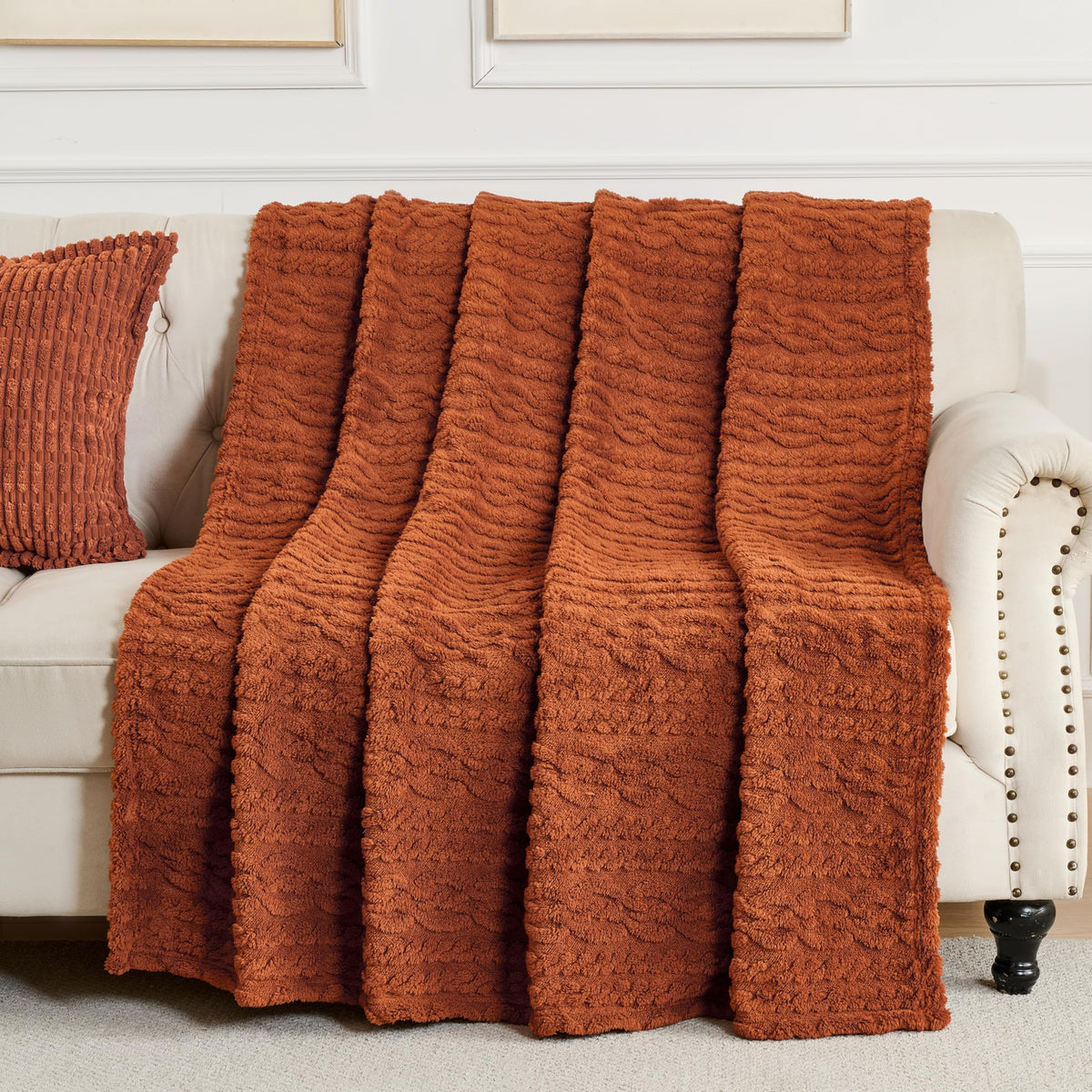 Rust Throw Blanket - Soft & Fluffy Fleece, Cute & Aesthetic, Perfect for Sofa, Couch, Chair, Bed, Living Room & Bedroom, All-Season Use, Plush & Cozy Decorative Blanket